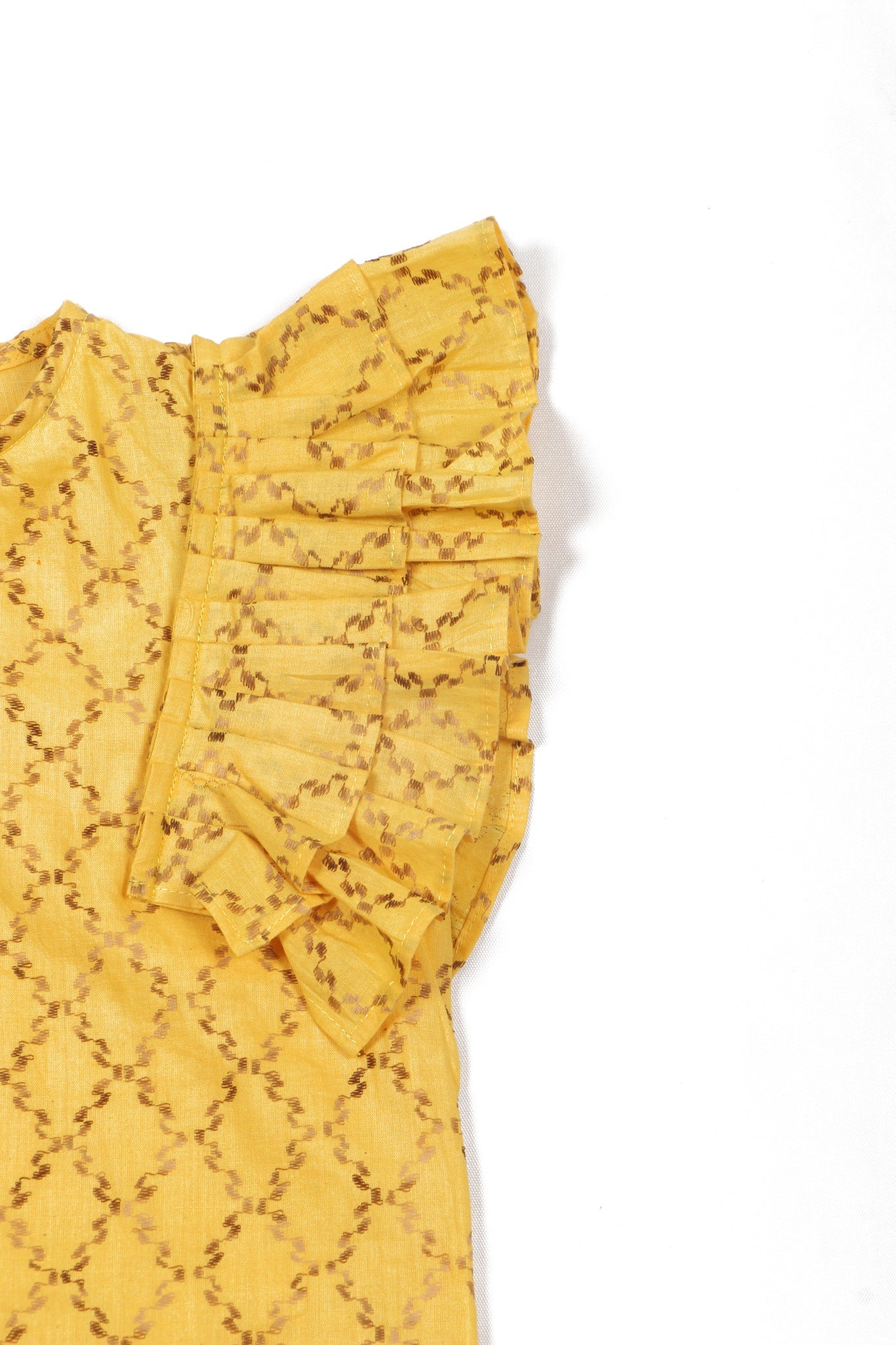 Dandelion dress with ruffled sleeves
