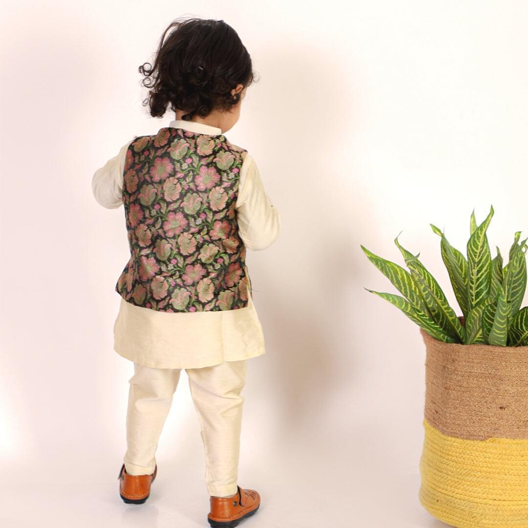 Elegant Black Tanchui Jacket Set
