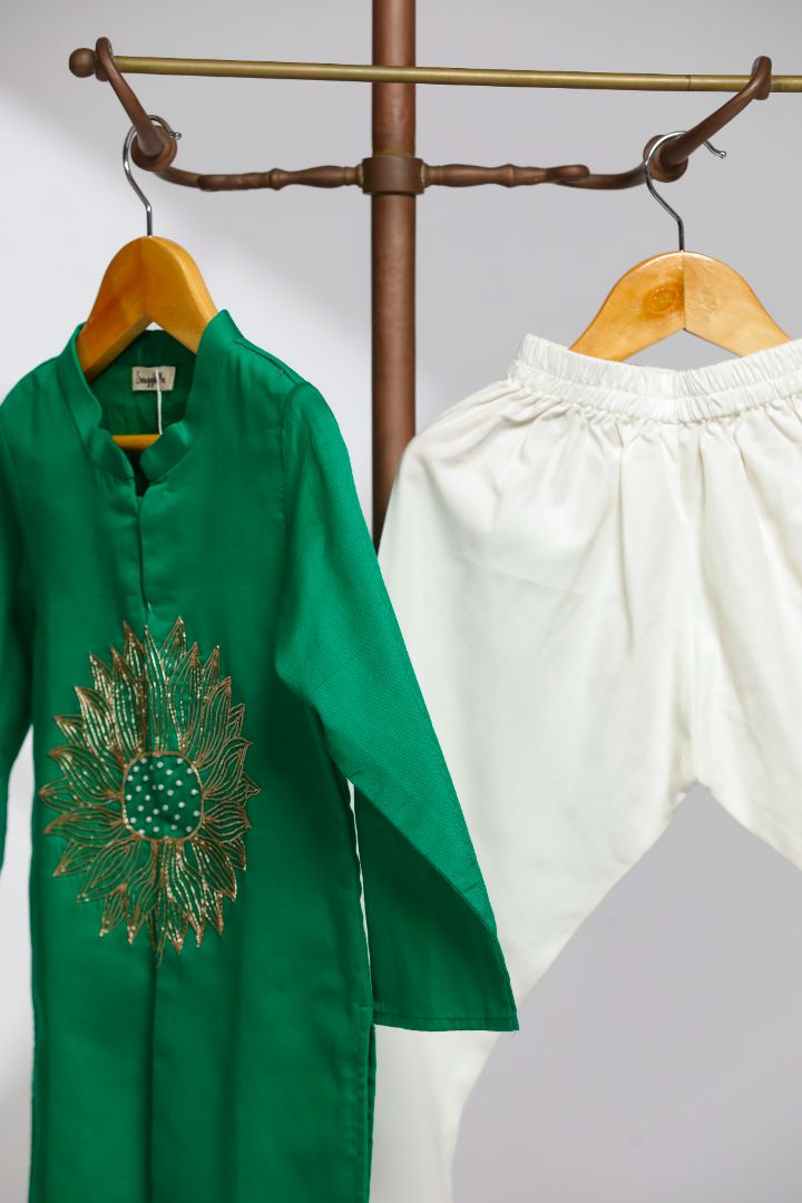 Green Embroidery Lotus kurta Set