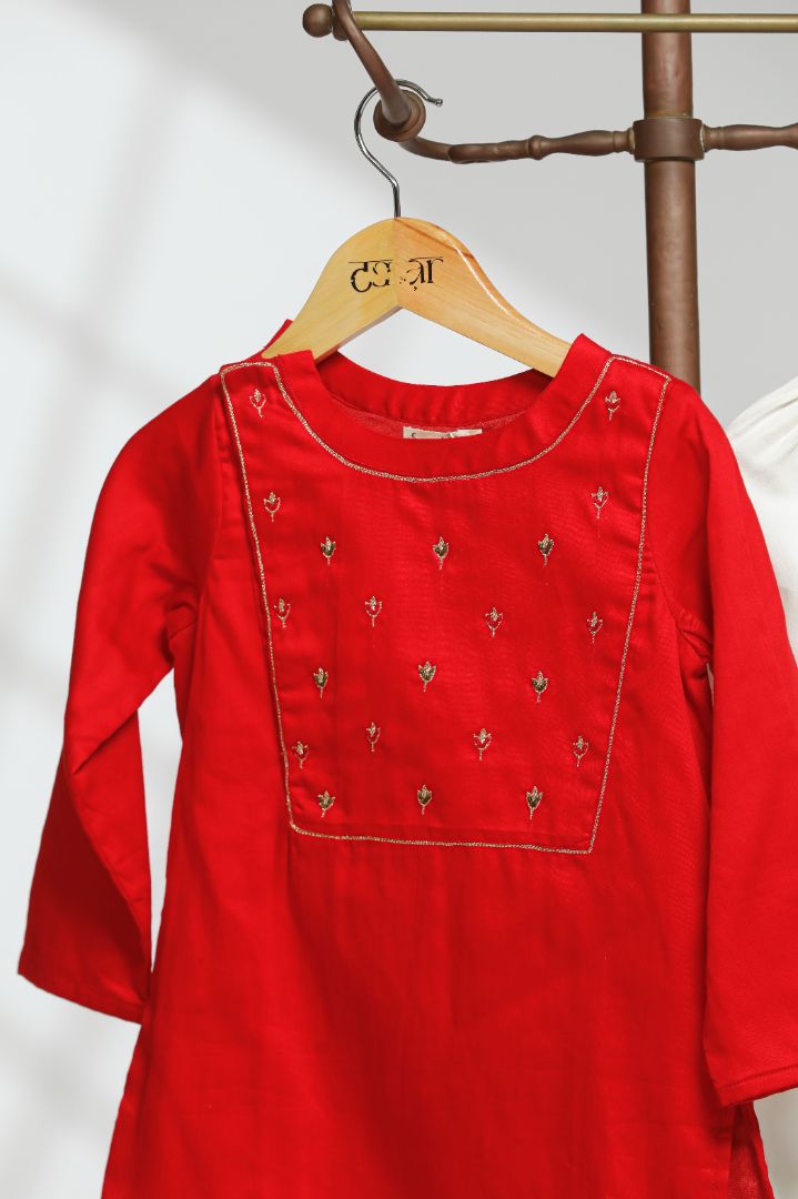 Boys Booti Yolk Kurta Set - Red